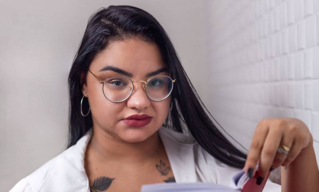 Vanessa Passos, vencedora do 6° Prêmio Kindle de Literatura